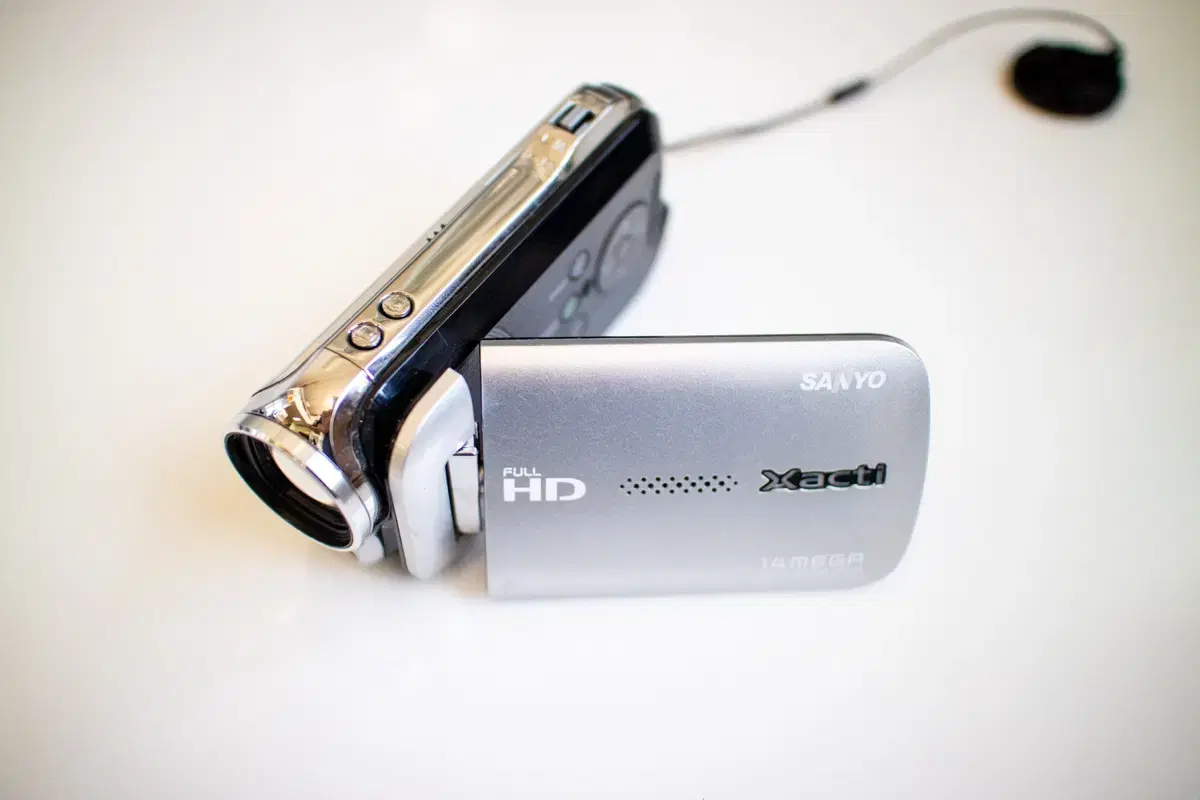 Sanyo Xacti DMX-GH1-S / 캠코더 | 브랜드 중고거래 플랫폼